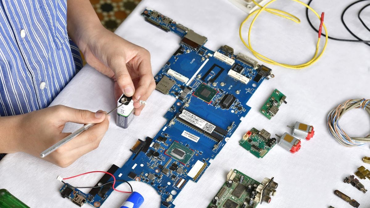 Battery-free devices using energy harvesting
