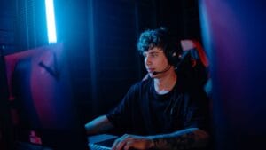 Cloud gaming on a laptop with a controller