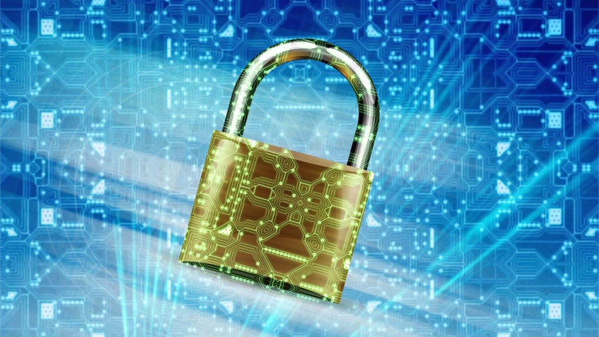 Synced vs device-bound passkeys security comparison